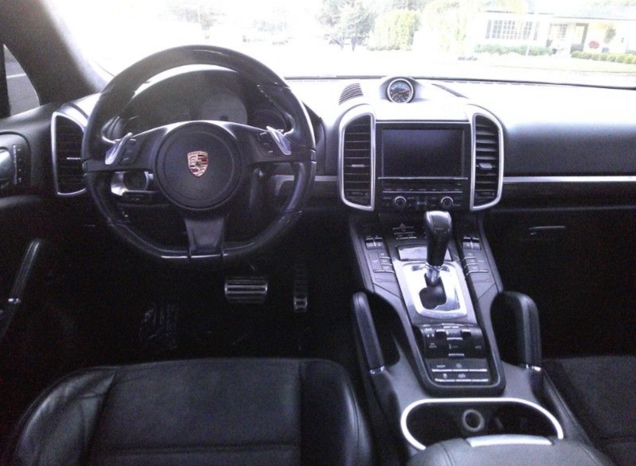 Used 2014 Porsche Cayenne GTS AWD/4WD image 6