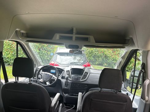 Used 2017 Ford Transit 350 XLT image 6