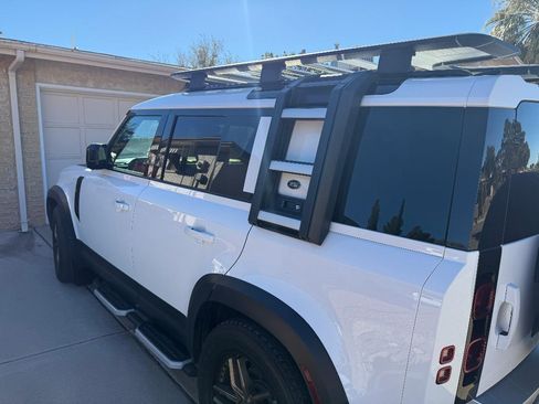 Used 2023 Land Rover Defender 110 S image 5