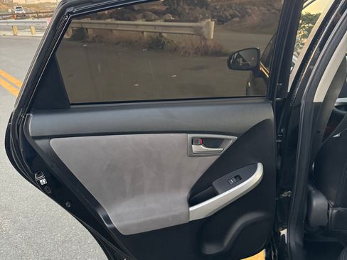 Used 2015 Toyota Prius Four image 27