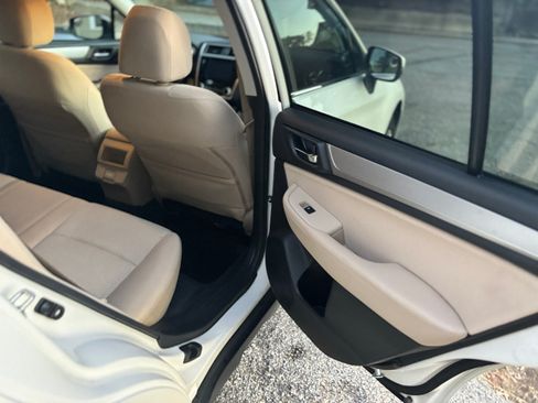 Used 2018 Subaru Outback 2.5i Premium image 8