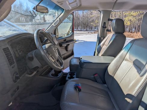 Used 2020 Nissan NV 3500 SL image 6