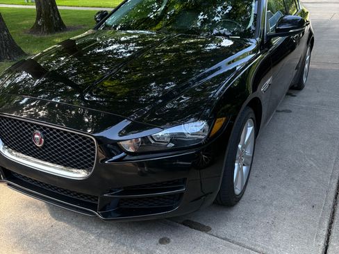 Used 2018 Jaguar XE Premium AWD/4WD image 10