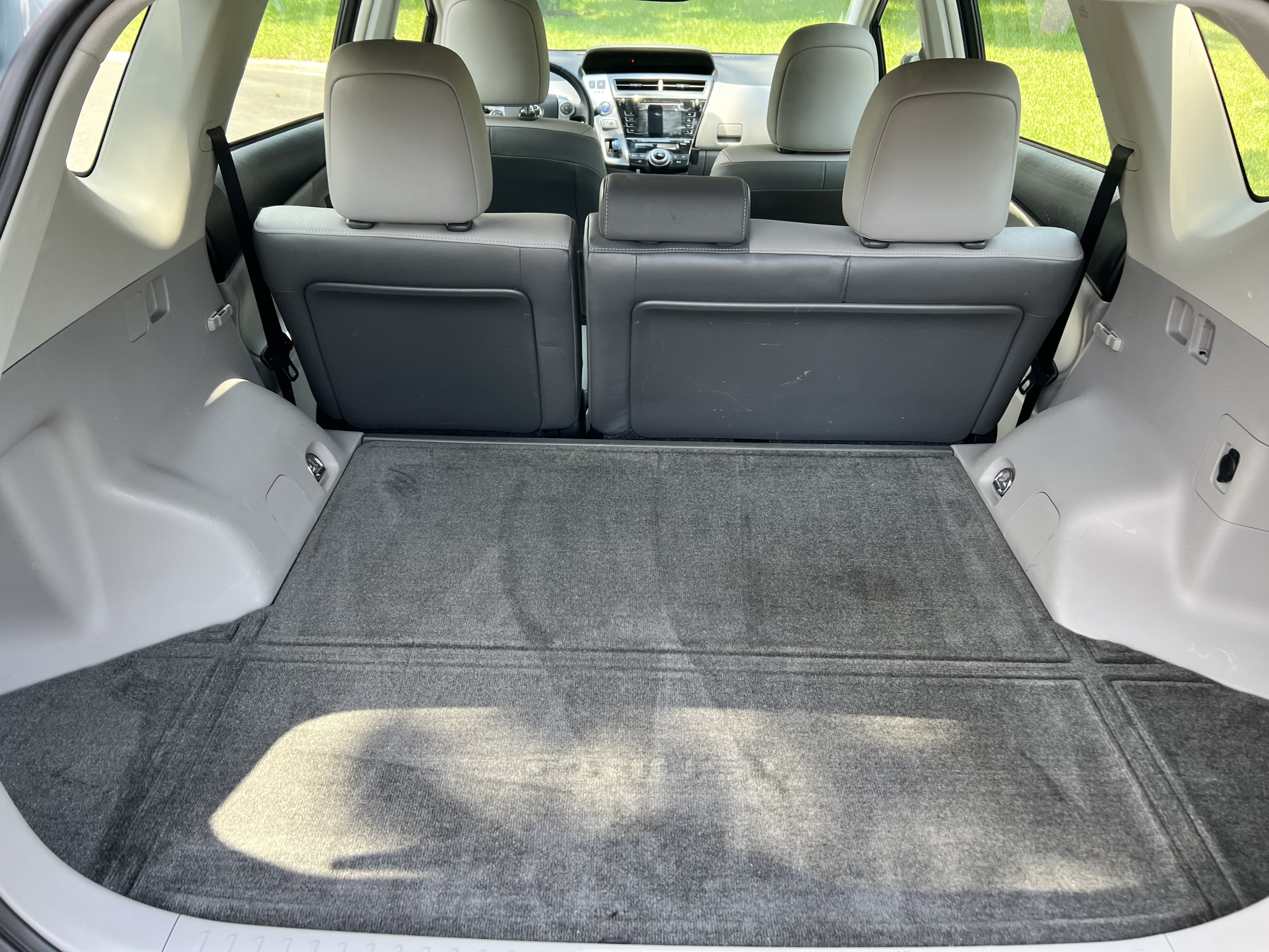 Used 2015 Toyota Prius V Four FWD image 15