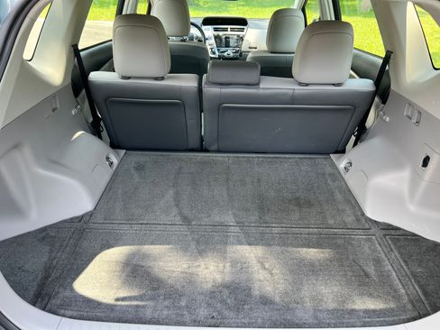 Used 2015 Toyota Prius V Four FWD image 15