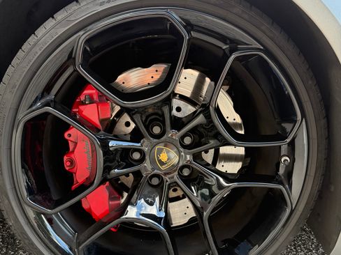 Used 2018 Lamborghini Huracan LP 580-2 RWD image 10