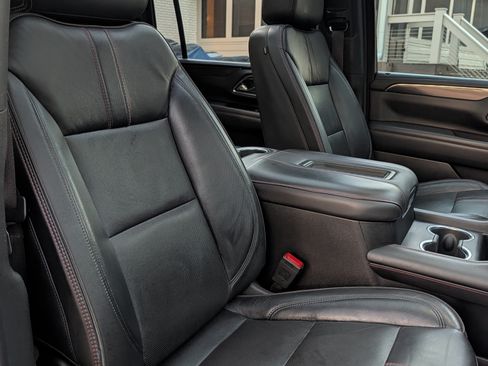 Used 2021 Chevrolet Suburban RST w/ Luxury Package image 15