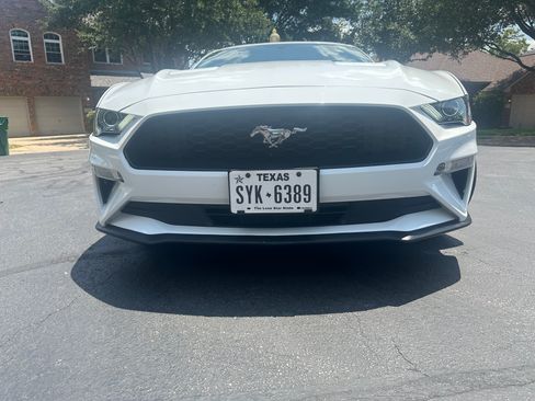Used 2019 Ford Mustang Premium w/ Equipment Group 201A RWD image 4