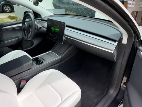 Used 2024 Tesla Model Y Performance AWD/4WD image 10