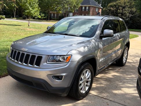 Used 2015 Jeep Grand Cherokee Laredo w/ Quick Order Package 23E RWD image 10