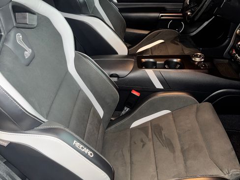 Used 2021 Ford Mustang Shelby GT500 w/ Technology Package image 15