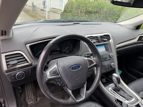 Used 2014 Ford Fusion SE w/ Equipment Group 202A image 6