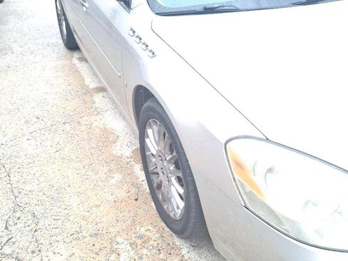 Used 2009 Buick Lucerne Super image 2