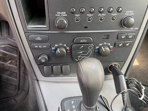 Used 2006 Volvo XC70 Ocean Race Edition image 10