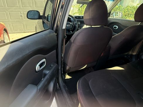Used 2015 Kia Soul image 14