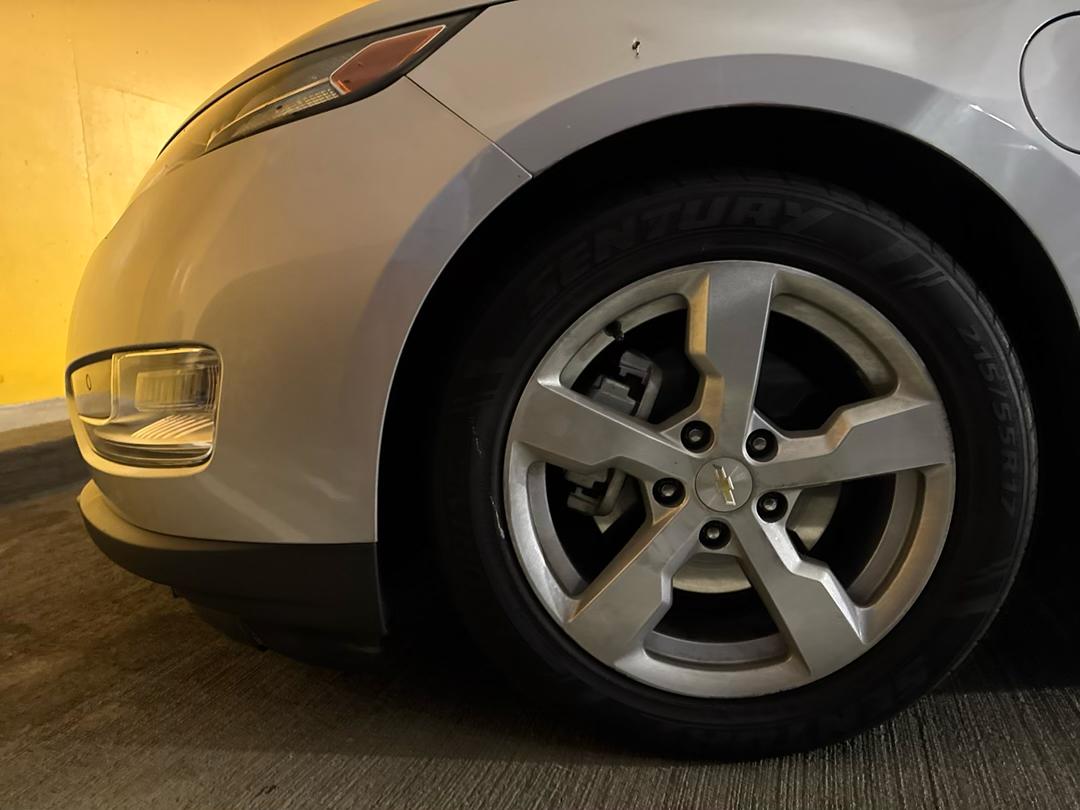 Used 2015 Chevrolet Volt Premium w/ Premium Trim Package FWD image 16