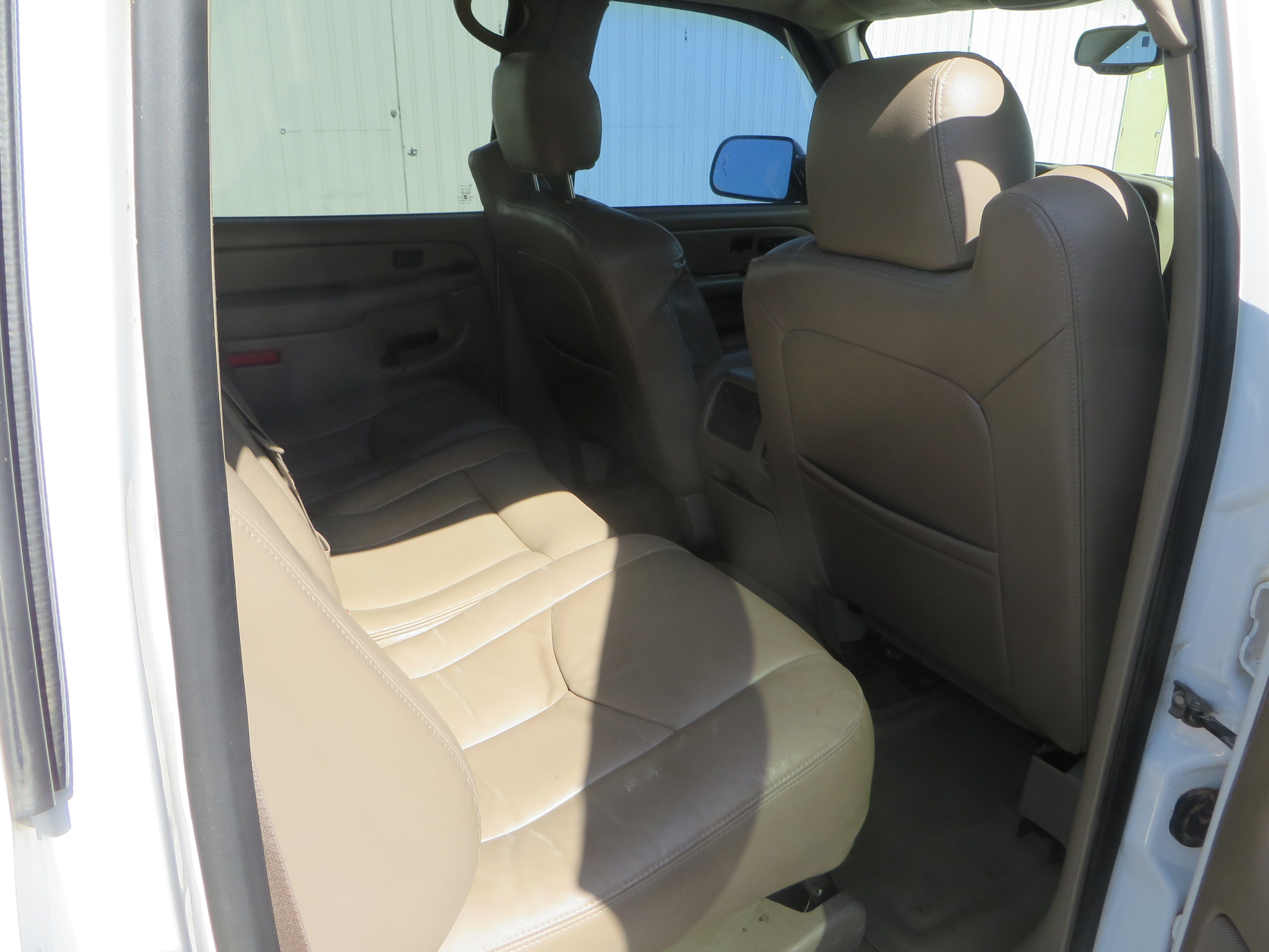 Used 2005 Chevrolet Silverado 2500 LT w/ Heavy-Duty Power Package AWD/4WD image 24