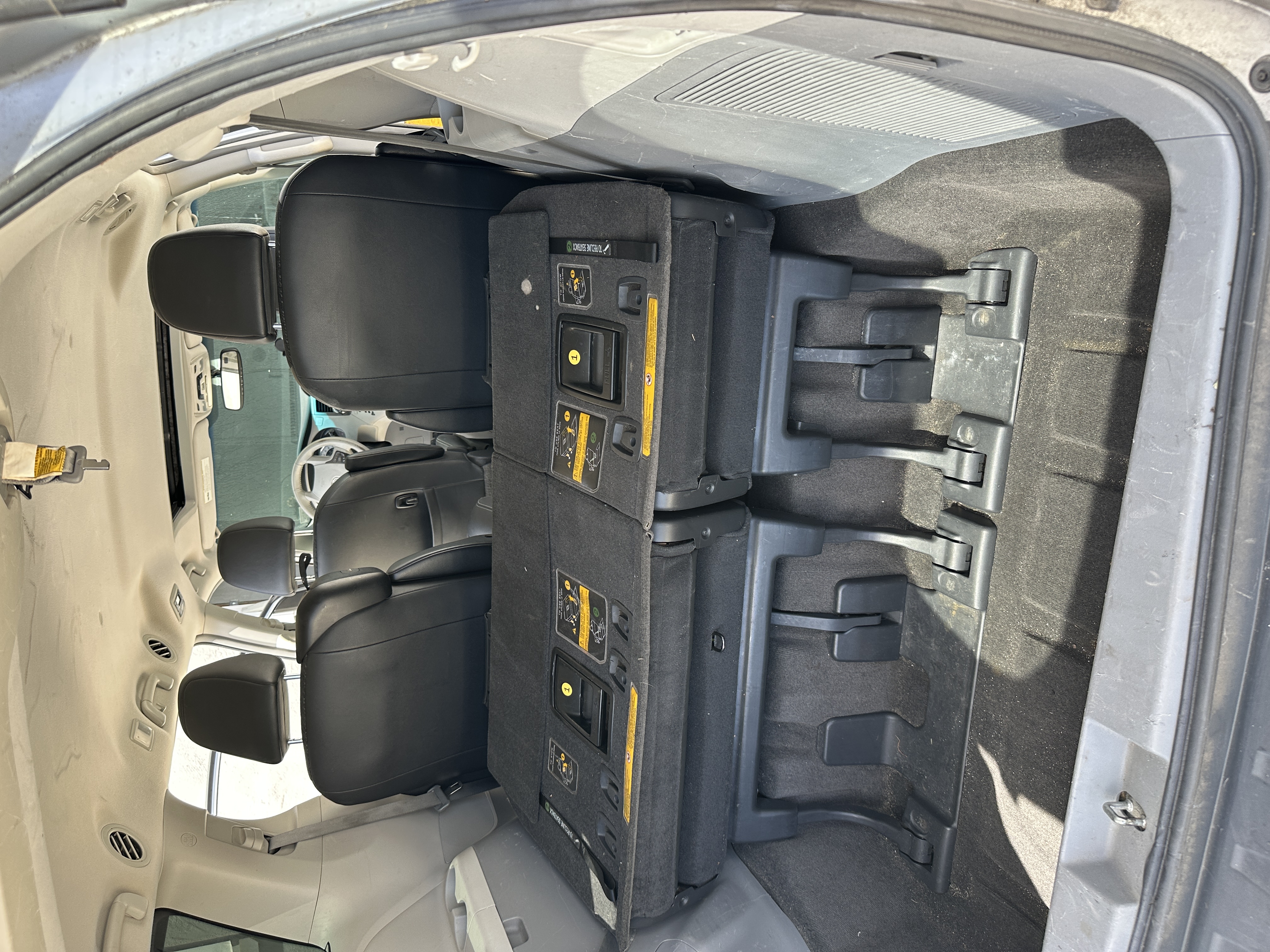 Used 2013 Toyota Sienna SE FWD image 25