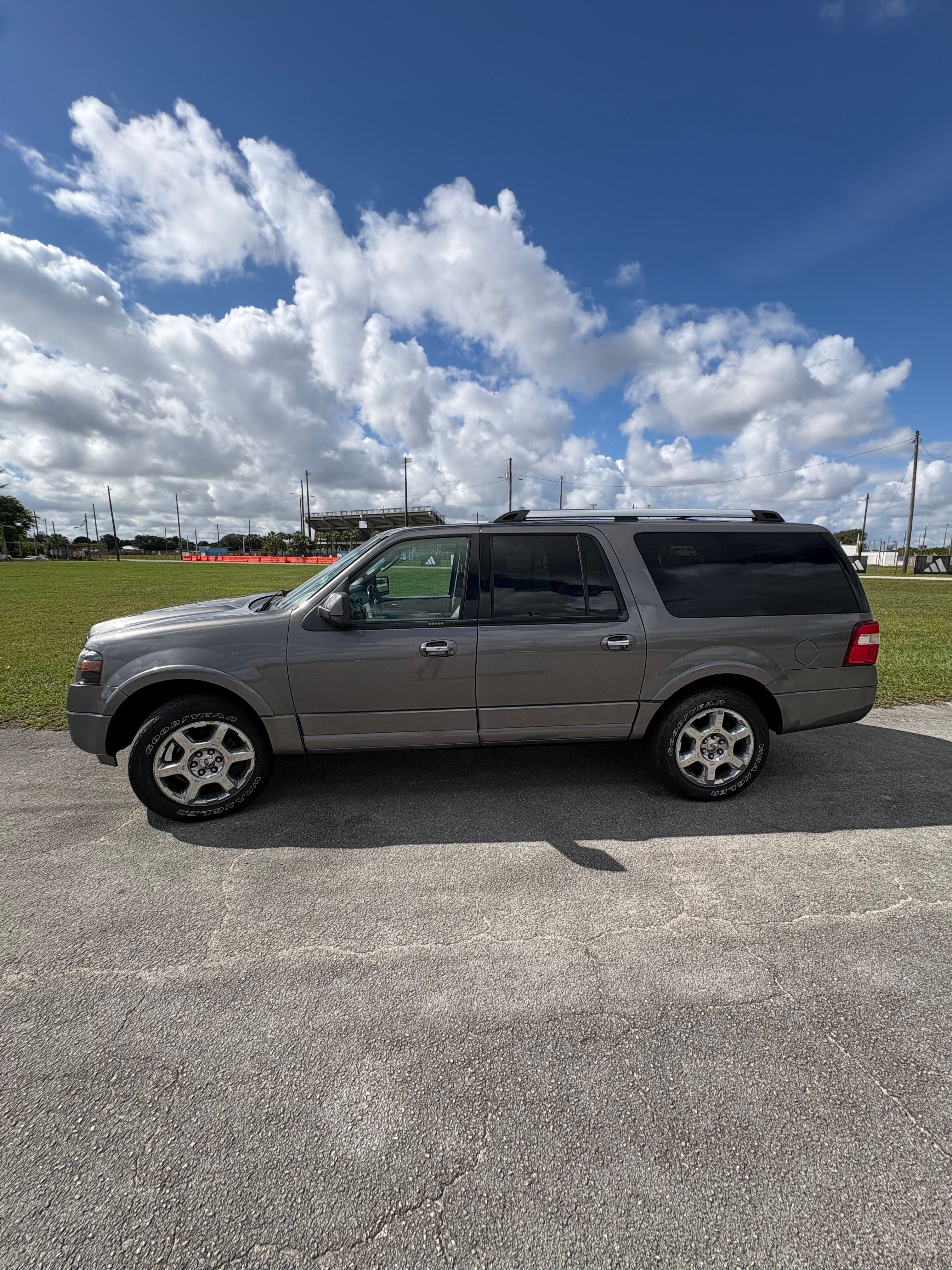 Used 2014 Ford Expedition EL Limited w/ Equipment Group 301A RWD image 8