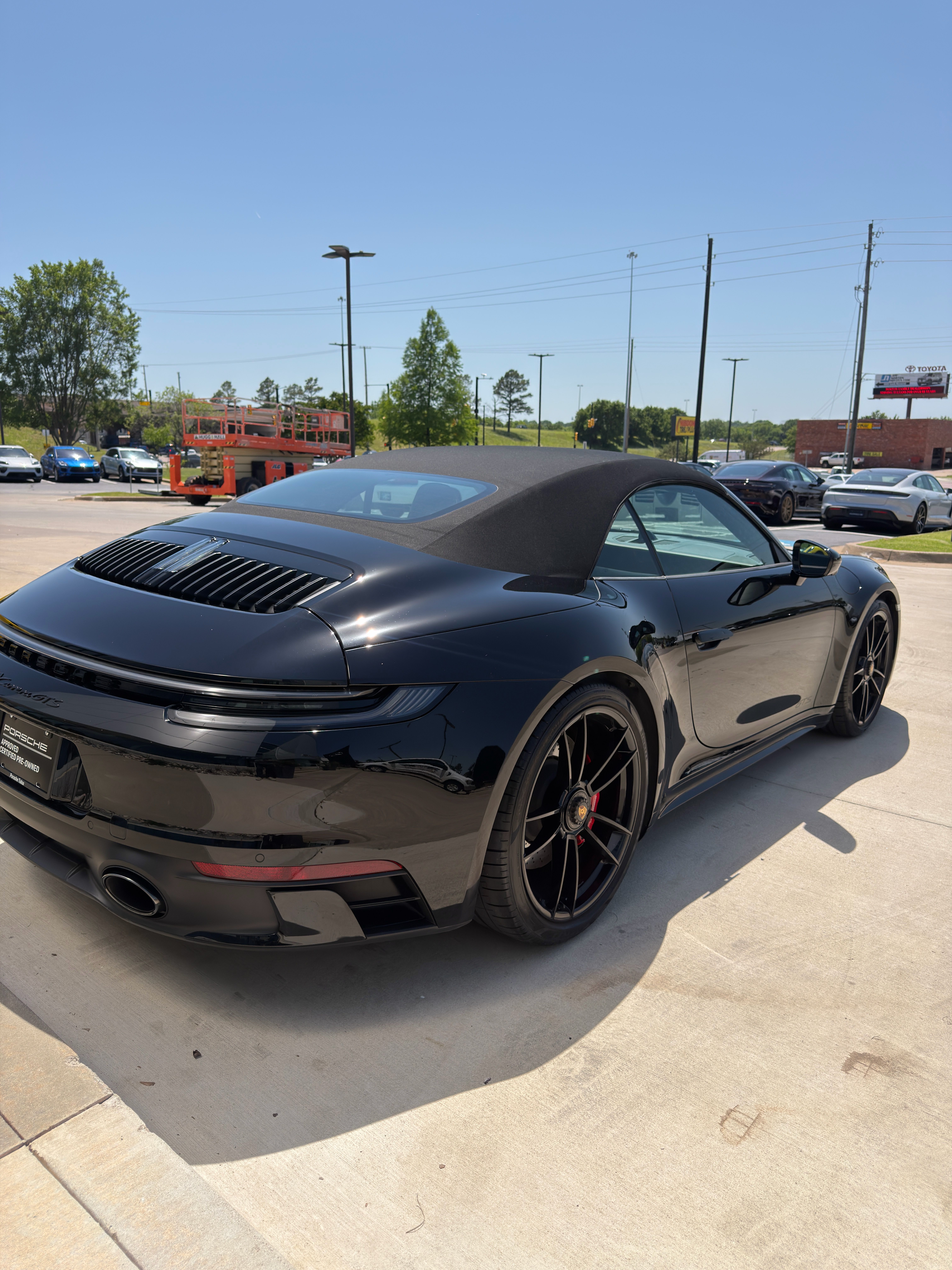 Used 2022 Porsche 911 Cabriolet image 6