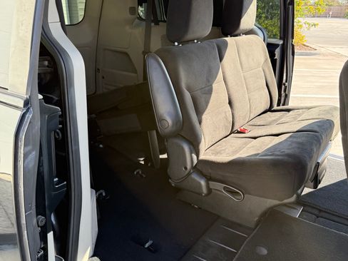 Used 2016 Dodge Grand Caravan SE w/ Quick Order Package 29E SE image 22