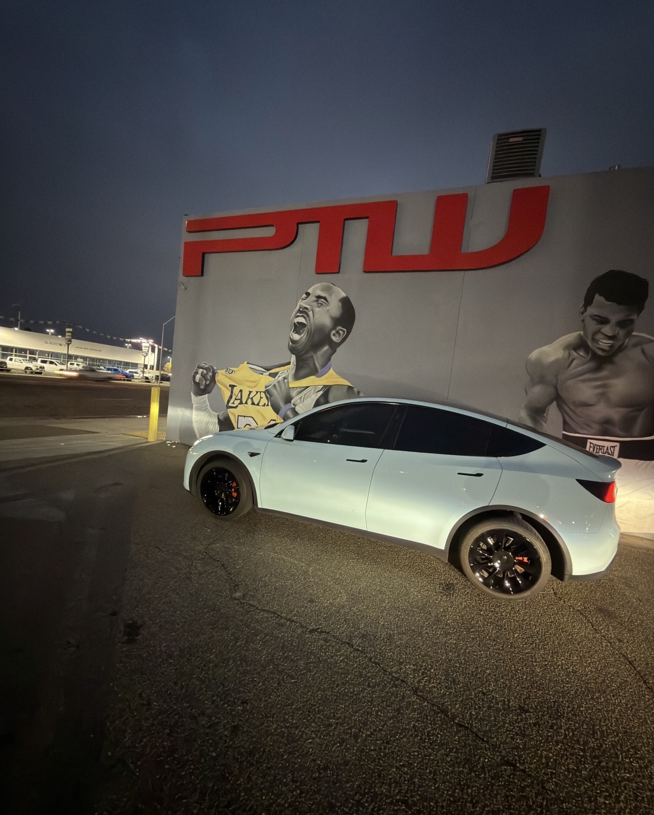 Used 2025 Tesla Model Y Long Range AWD/4WD image 1