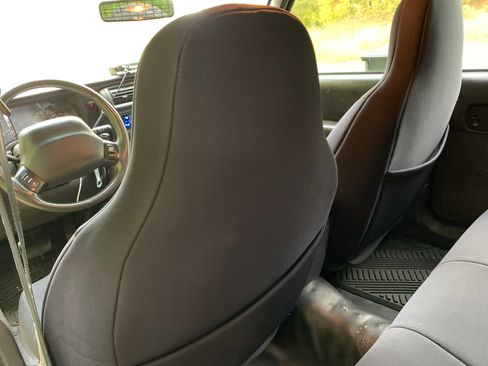 Used 2001 Jeep Cherokee Sport image 15