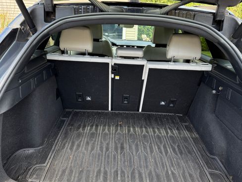 Used 2018 Land Rover Range Rover Velar AWD/4WD image 14