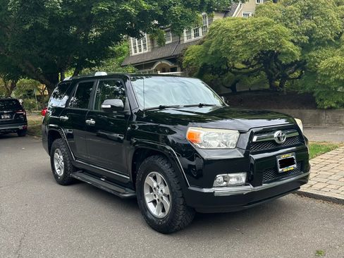 Used 2011 Toyota 4Runner SR5 RWD image 2
