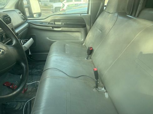 Used 2006 Ford F250 XL image 10