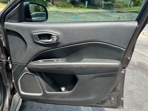 Used 2019 Jeep Compass Limited w/ Safety & Security Group FWD image 24