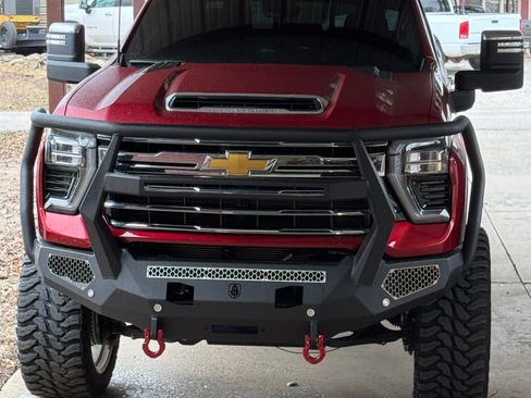 Used 2024 Chevrolet Silverado 2500 LTZ w/ LTZ Premium Package image 10