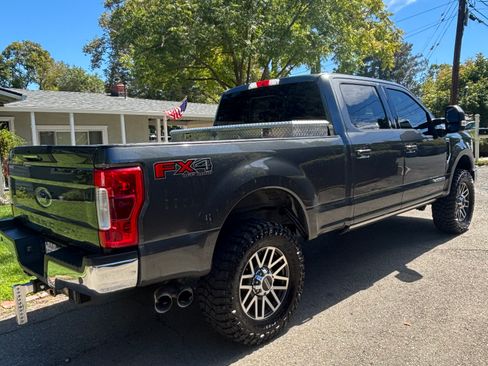 Used 2019 Ford F250 Lariat w/ Lariat Ultimate Package AWD/4WD image 9