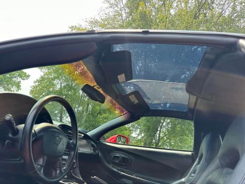 Used 2003 Chevrolet Corvette Coupe w/ Preferred Equipment Group RWD image 19