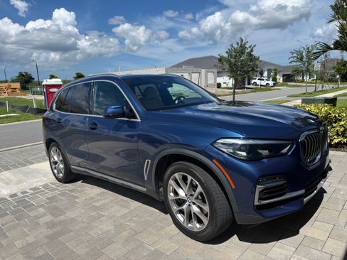 Used 2021 BMW X5 sDrive40i w/ Premium Package RWD image 2