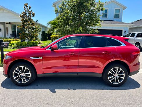 Used 2019 Jaguar F-PACE Premium image 1