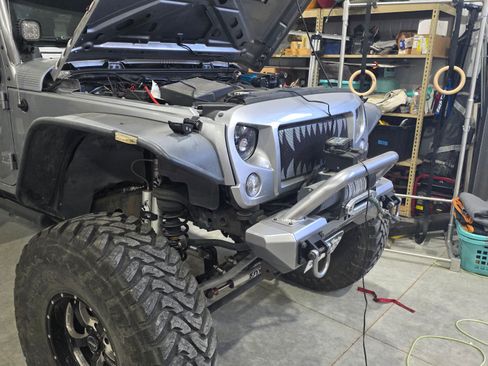 Used 2013 Jeep Wrangler Unlimited Rubicon w/ Connectivity Group image 9