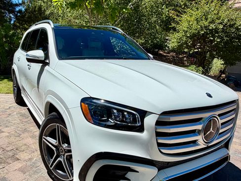 Used 2024 Mercedes-Benz GLS 450 4MATIC image 2