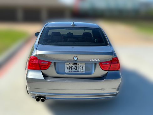 Used 2010 BMW 328i Sedan RWD image 8