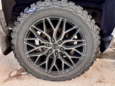 Used 2018 Chevrolet Silverado 1500 LTZ w/ Sport Package image 15