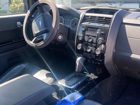 Used 2010 Ford Escape Limited AWD/4WD image 15
