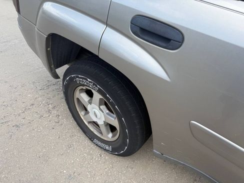 Used 2003 Chevrolet TrailBlazer LT image 9