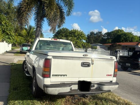 Used 2004 GMC Sierra 1500 W/T image 12