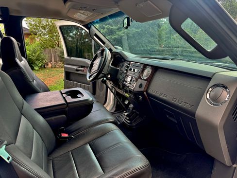 Used 2009 Ford F250 Lariat AWD/4WD image 10