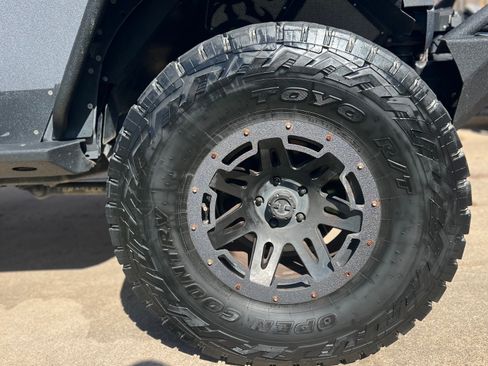 Used 2007 Jeep Wrangler Unlimited Rubicon image 2