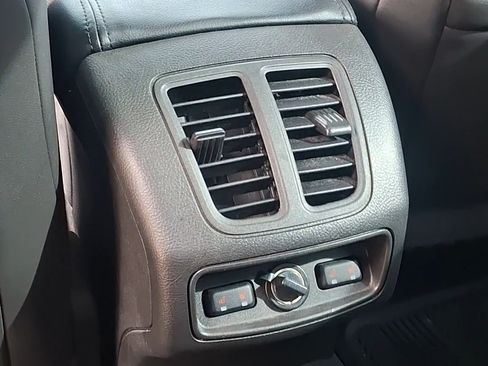 Used 2019 Ford Taurus Limited image 11