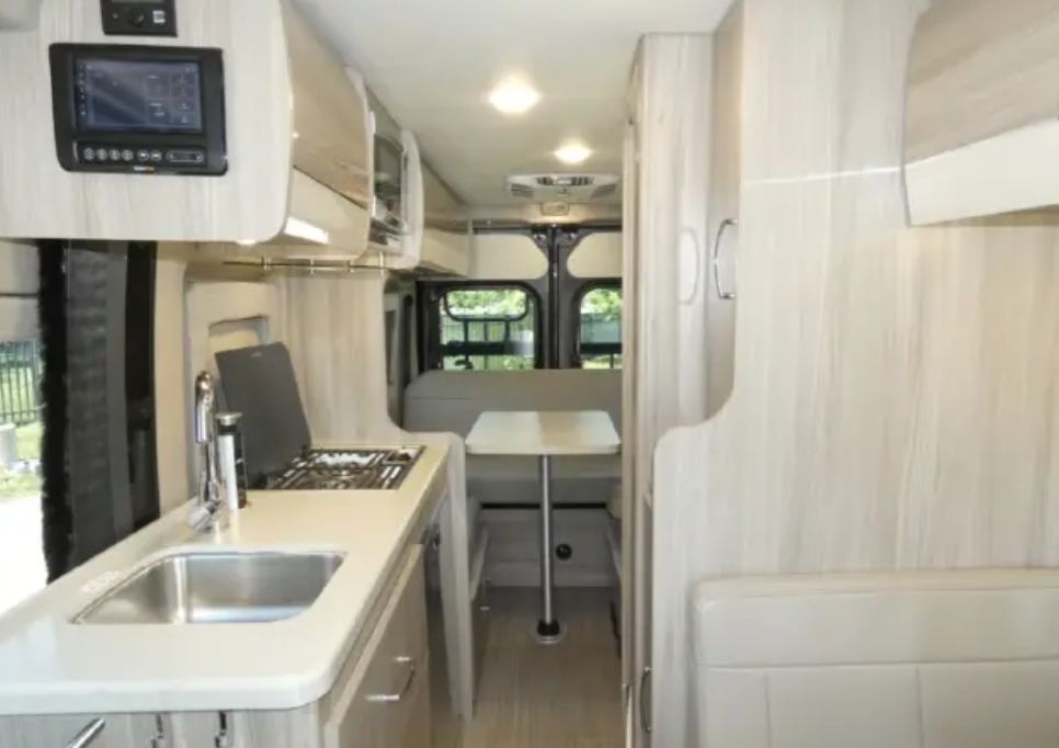 Used 2022 RAM ProMaster 3500 w/ Premium R/V Group FWD image 5