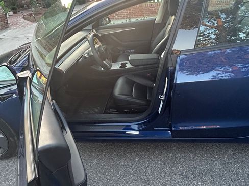 Used 2022 Tesla Model 3 image 10