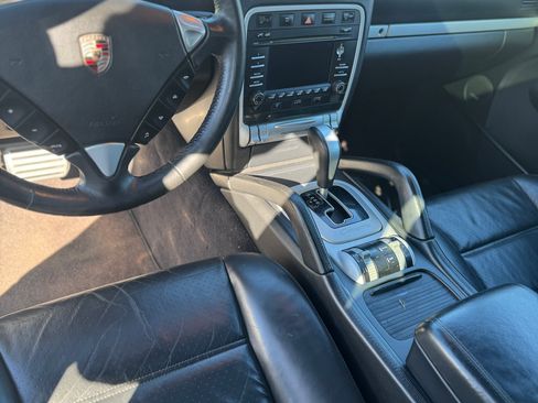 Used 2009 Porsche Cayenne Turbo AWD/4WD image 12