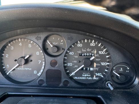 Used 1996 MAZDA MX-5 Miata RWD image 11